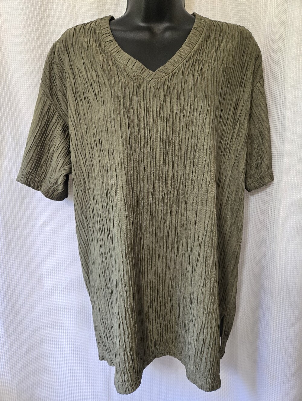 Vintage Womens  Olive Green Crinkle V-Neck Shirt